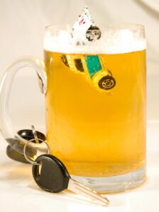 drinking, driving, warning, alcohol, dwi, dui, police, arrest, injury, holidays, new years eve, keys, car, automobile, car wallpapers, vehicle, beer, mug, glass